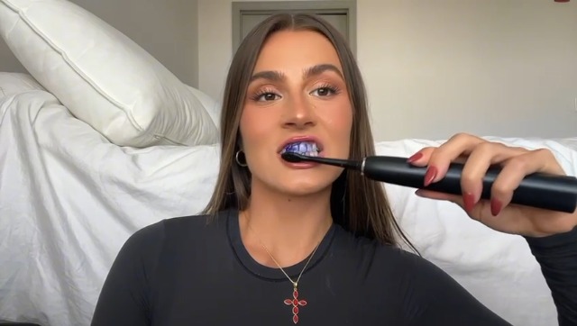 Amazon.com : PurelyWHITE DELUXE Purple Brightening Toothpaste for
