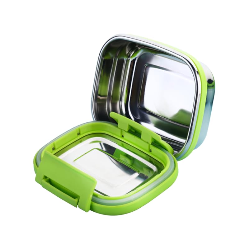 The solo Clip and Lock Container is a lunch box for daily use. The unique design is another plus point. The tight lock ensures that your food stays fresh for a long time. It is a solo lunch box