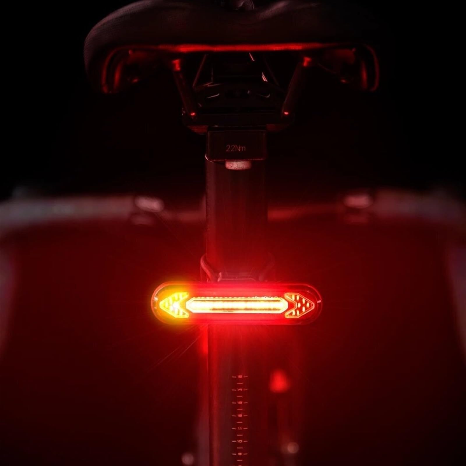 Luce della bicicletta USB Ricaricabile Fanale Posteriore Bici Luce Posteriore Intelligente Telecomando Senza Fili Indicatore di Girata Luce LED