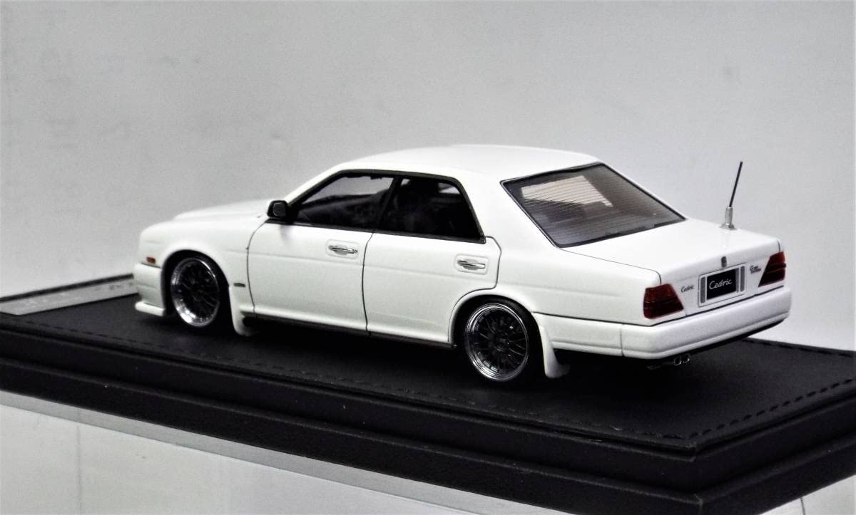 イグニッションモデル１／４３ニッサン グロリア アルティマ Y３２ 1/43 Nissan Gloria (Y32) Gran Turismo Ultima White