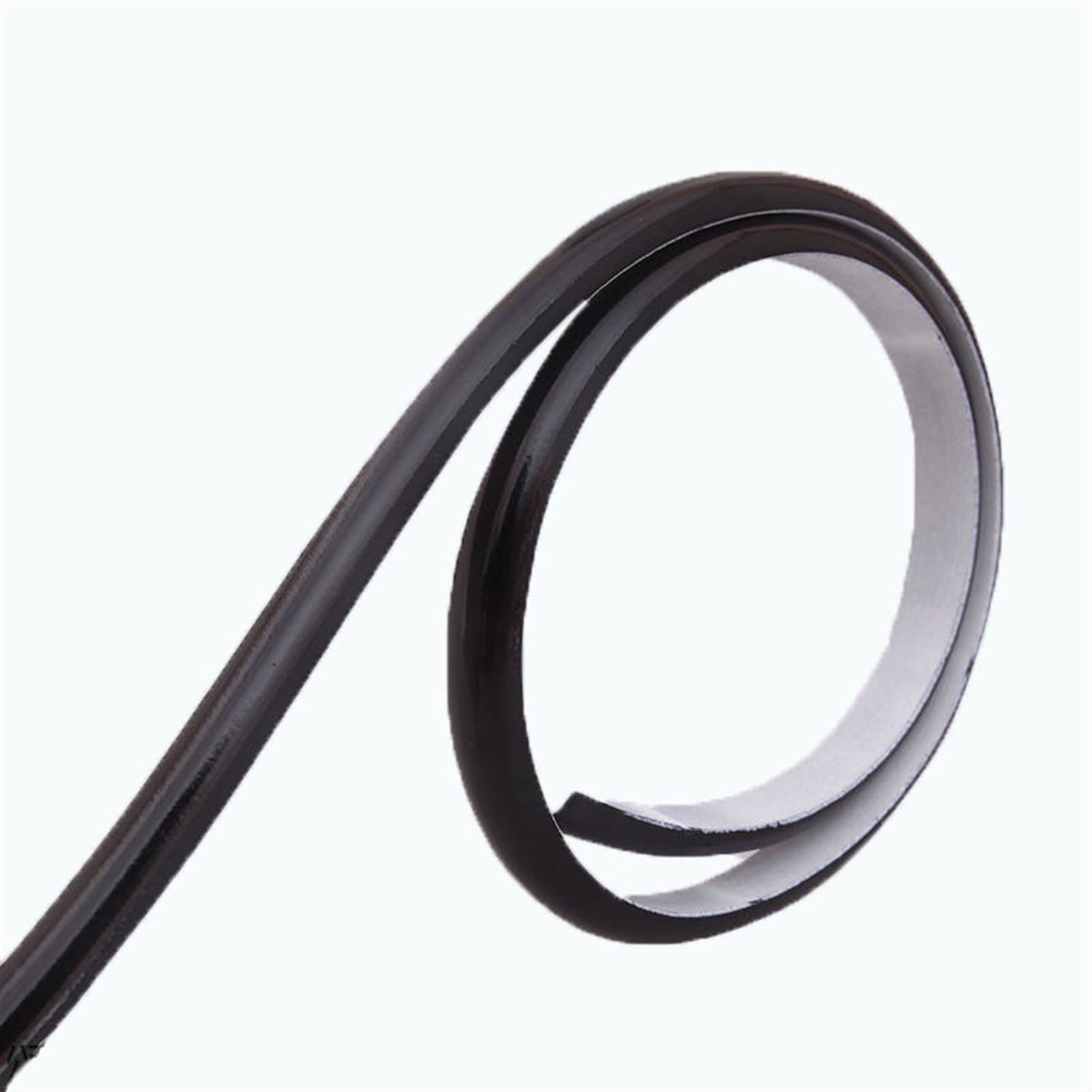 Moulure flexible autocollante pour masquer les défauts de bord de carrelage