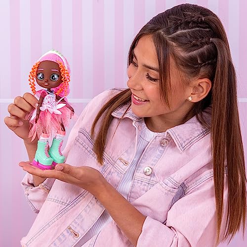 Image of BFF BY CRY BABIES S3 Daphne Collectable Fashion Doll with Long Hair, Fabric Clothing and 9 Accessories, Ideal for Girls and Children from 3 Years