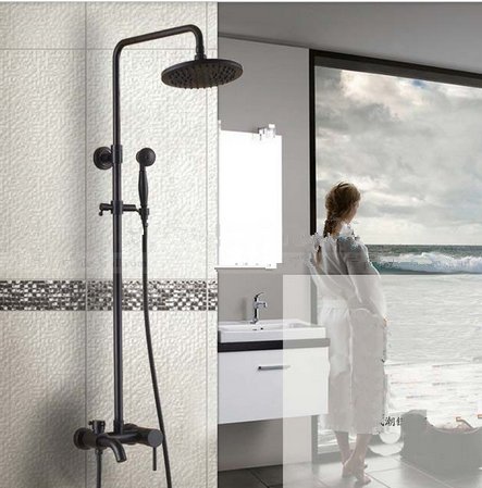 Baignoire et douche pluie murale Gowe pour éliminer le calcaire visible en salle de bain