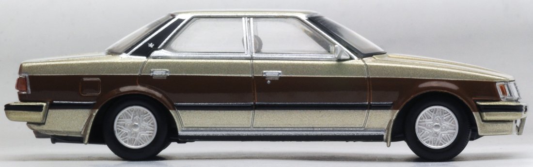 | トミカリミテッドビンテージ LV-N95b マークII グランデ