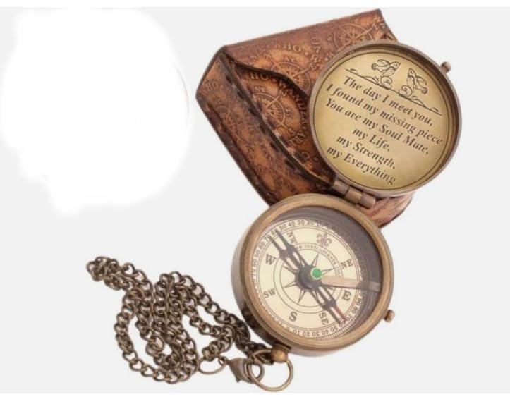 Brújula grabada de latón con cadena y estuche de cuero - mensaje “Soulmate” vintage miniatura 4