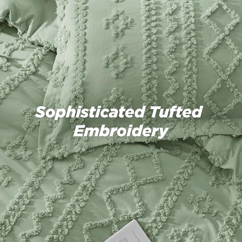 Bedsure Tufted Boho Comforter Set Queen Size - Sage Green Boho Bed Set, GentleSoft™ 3 Pieces Farmhouse Shabby Chic Embroidery Bedding, Gifts for Woman, Soft Jacquard Queen Comforter for All Seasons