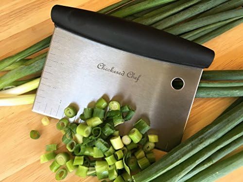 Checkered Chef Dough Scraper - Stainless Steel Kitchen Bench Scraper, Icing Smoother & Food Chopper - Pizza, Vegetable and Pastry Cutter w/Protective Plastic Cover﻿