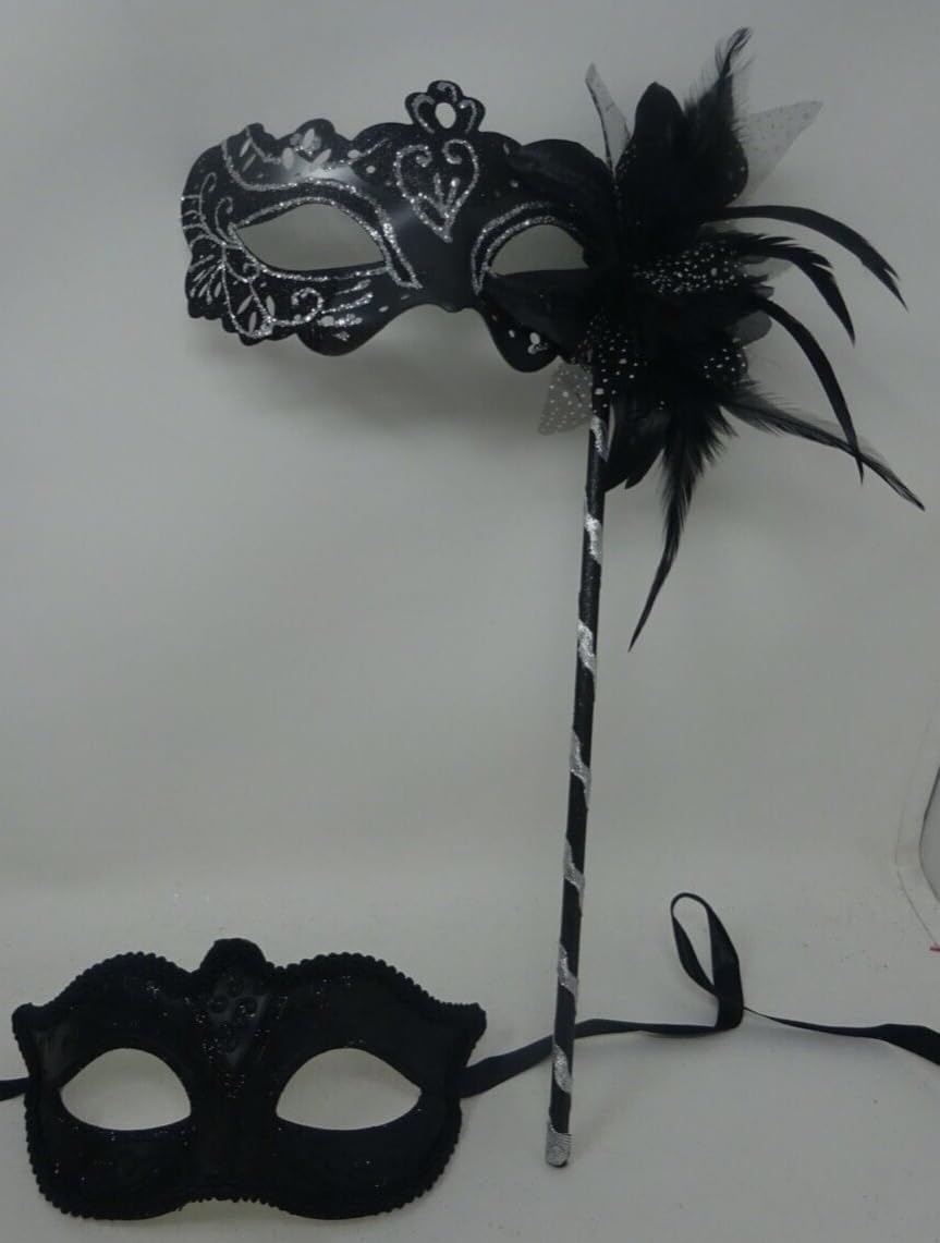 PAARS MASKERS SPARKLING ZWART EN ZILVER RIALTO VENETIAANSE MASQUERADE CARNAVAL PARTY OOGMASKER HAND GEHOUDEN OP EEN HOUTEN STOK