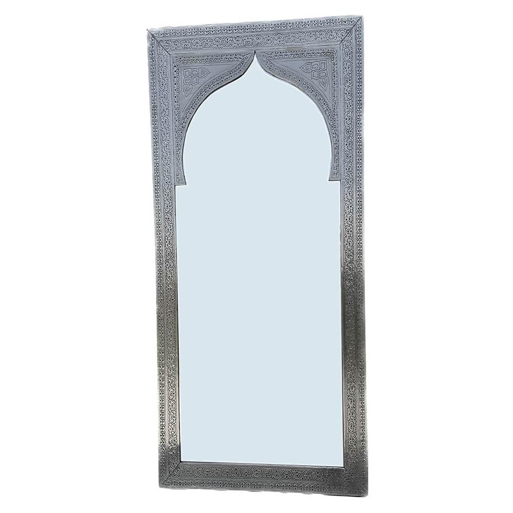 Specchio marocchino in legno ricoperto di metallo alpacca argento cesellato a mano - Dimensione cm 70 * 1,5*h150
