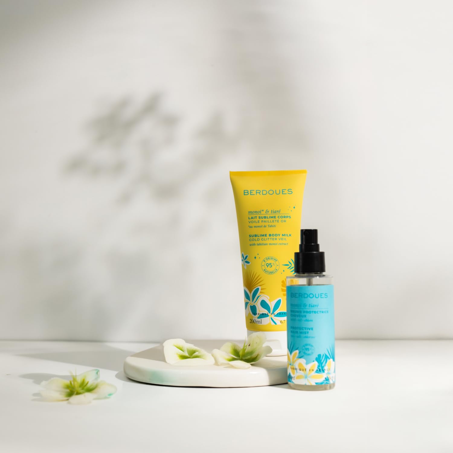 BERDOUES - Brume parfumée protectrice cheveux 100 ml + Lait corps pailleté 200 ml. Parfum Monoï Tiaré. Parfum femme, 95% d'origine naturelle. Vegan, Made in France.