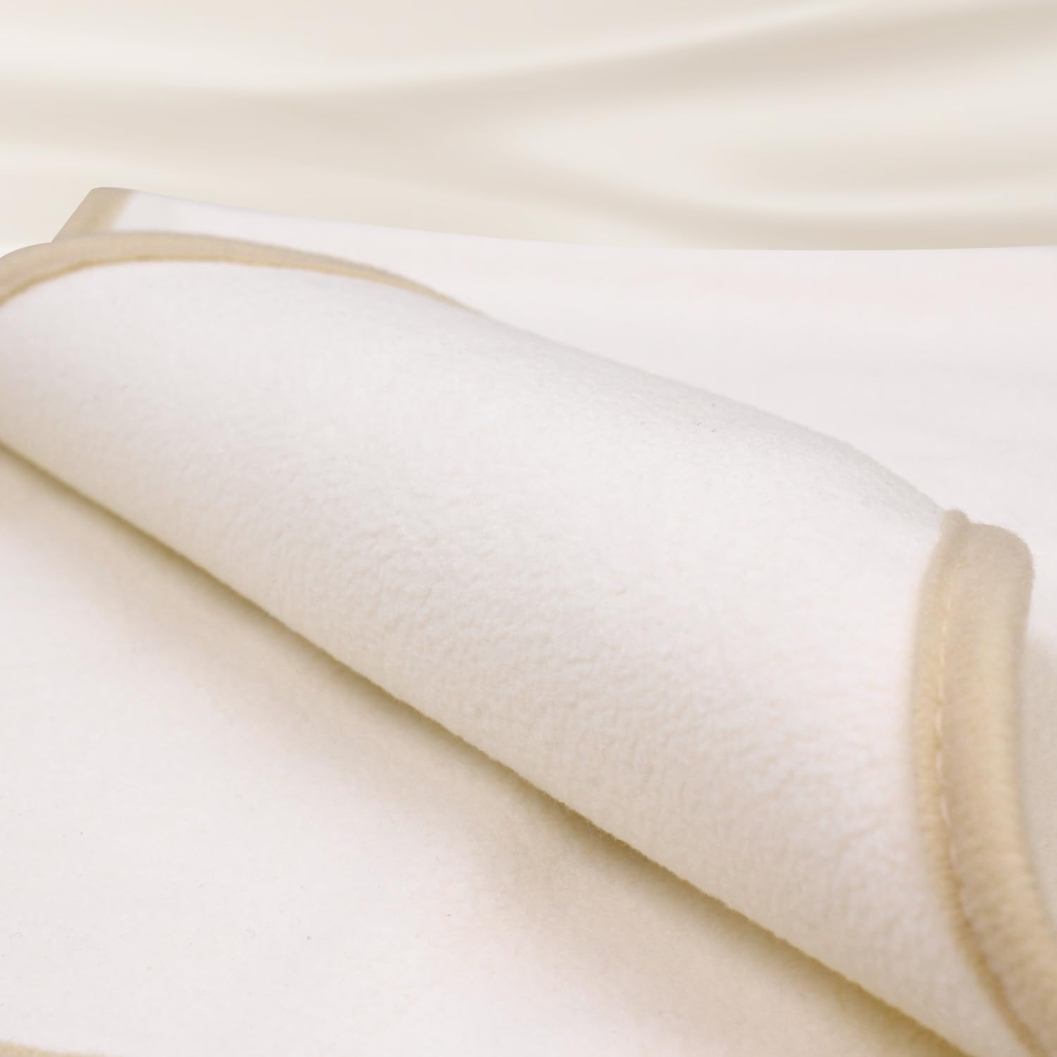 KDPD® - Das Kid-Pad | beige 60x60cm | wasserdichte und waschbare Kinderdecke aus weichem Premium-Polarfleece | saugstark & wasserdicht | OEKO-TEX® Standard 100