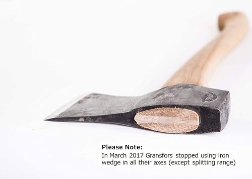 Miniatura 4 de Gransfors Bruk - Hacha forestal pequeña (420) con piedra de afilar de cerámica (4034) - Paquete (2 artículos)