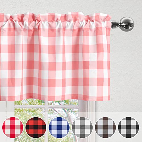 Cortinas semitransparentes de diseño a cuadros, cenefa de cocina rosa y blanco 4