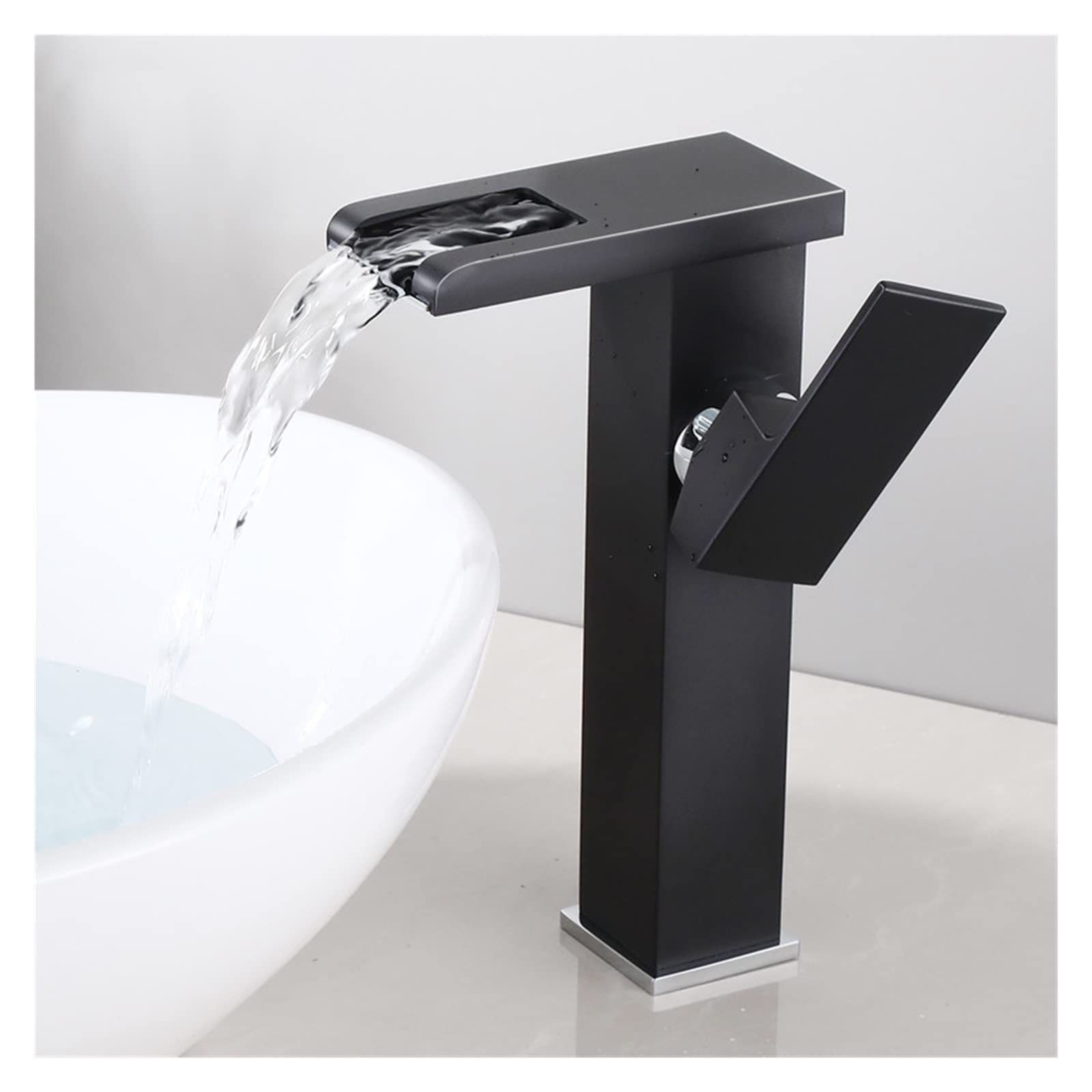 Robinet de salle de bain LED noir et chrome pour illuminer votre lavabo tous les matins