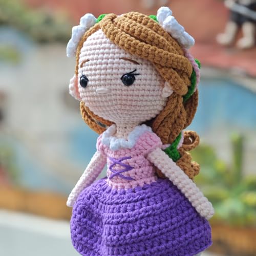 Muñeca Princesa Hecha a Mano en Crochet con Cabello Nublado miniatura 5