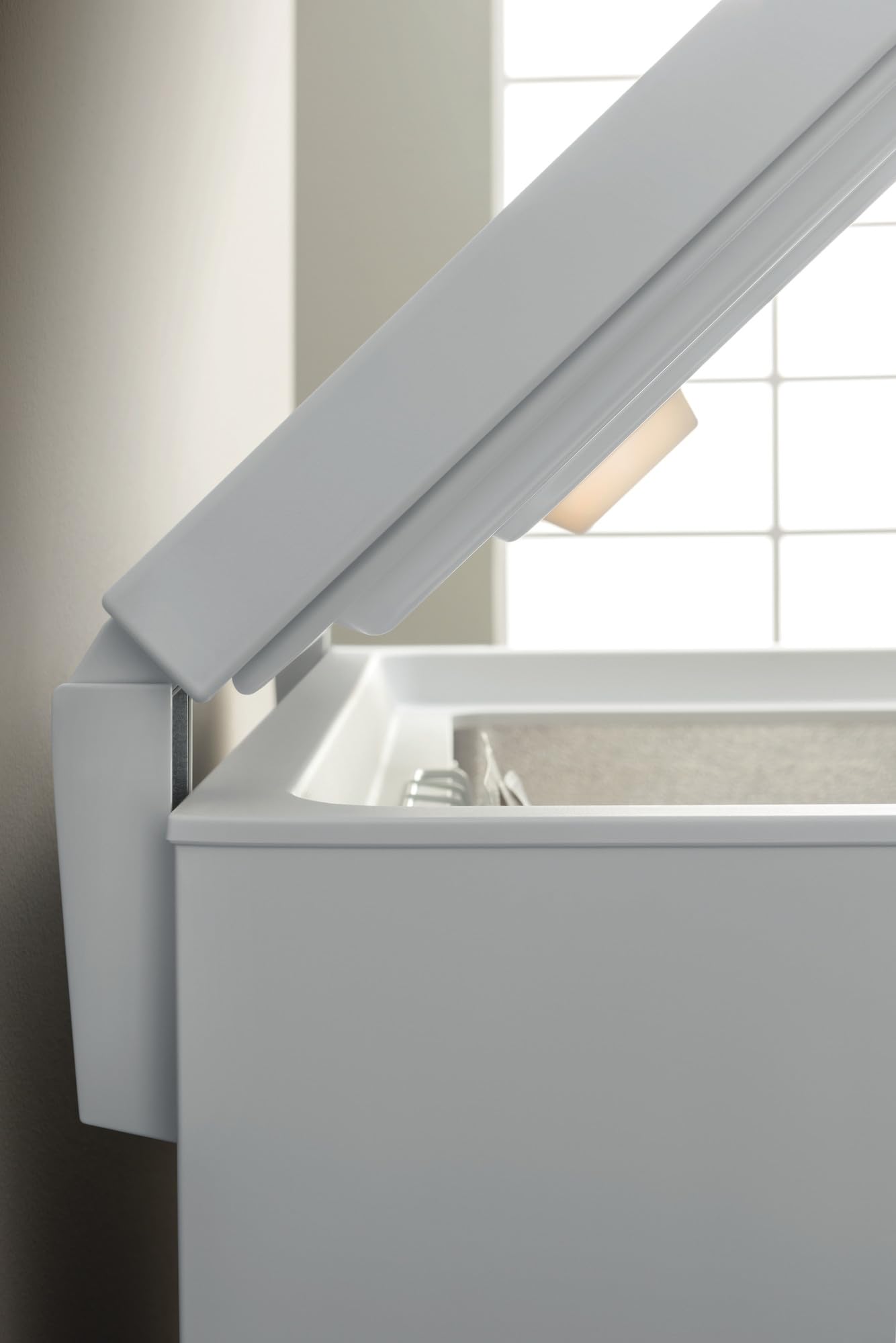 Bauknecht - GEF 912C Freistehende Gefriertruhe - 219 L Volumen - Supergefrierfunktion, Door Balance, Innenbeleuchtung - Energieklasse C - 91,6 x 118 x 69,8 cm - Weiß