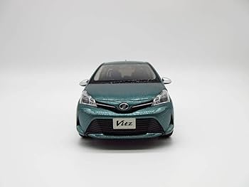 トヨタ　ヴィッツ　ジュエラ　後期型　1/30カラーサンプルミニカー トヨタ ヴィッツ ジュエラ 後期型 1/30カラーサンプルミニカー