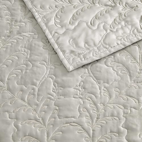 Image of Martha Stewart - King Size Quilt Set, Soft & Smooth Sateen Bedding with a Light and Breathable Feel, 3 Piece Bed Set with Matching Pillowcases (Fern Embroidery Grey)