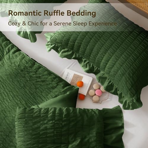 JOLLYVOGUE Dark Green Queen Comforter Set, 3 Pieces Seersucker Comforters Queen Size, Lightweight & Fluffy Bedding Sets Queen for All Season with 1 Ruffle Comforter and 2 Ruffle Pillowshams