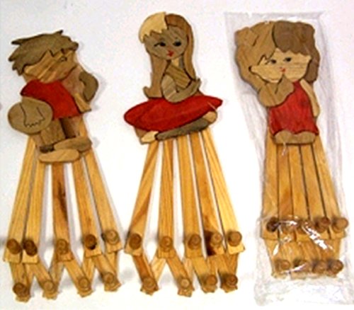 9 pomelli Idea cameretta: set 3 pezzi appendino attaccapanni in legno con figuretta bimbo bimba in 3 assortimenti; cm 42 * 14 allungabile fino a 40 cm; con nove ganci pomelli