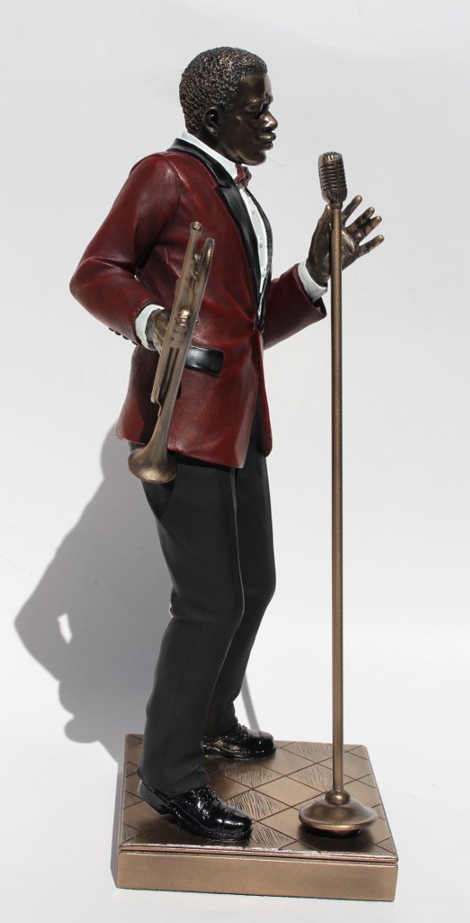 Afrikanische Jazzband-Sängerin mit Trompete, kaltgegossene Bronze, Statue, 30,5 cm hoch