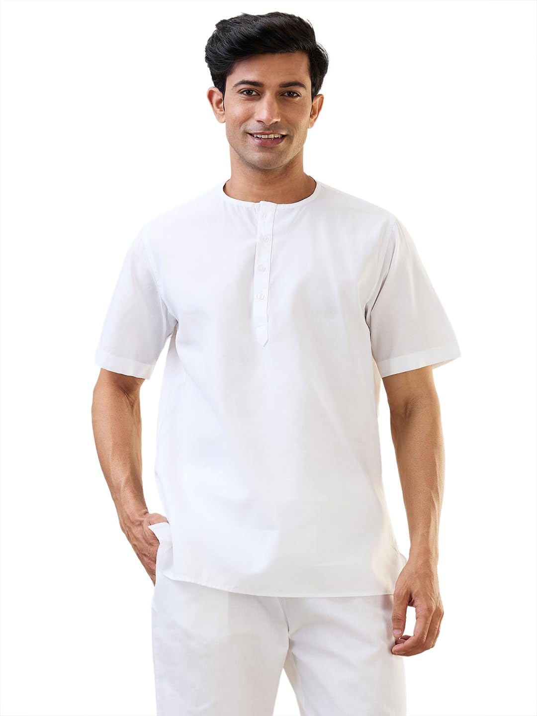 Men Comfort Fit Solid Pattern Cotton Polyester Blend Round Neck Kurta