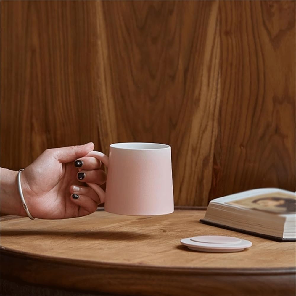 Nowoczesny styl różowy ceramiczny kubek do kawy z pokrywką, zestaw 1 pojemności 326 ml idealny do użytku domowego lub prezent dla przyjaciół na gorącą czekoladę