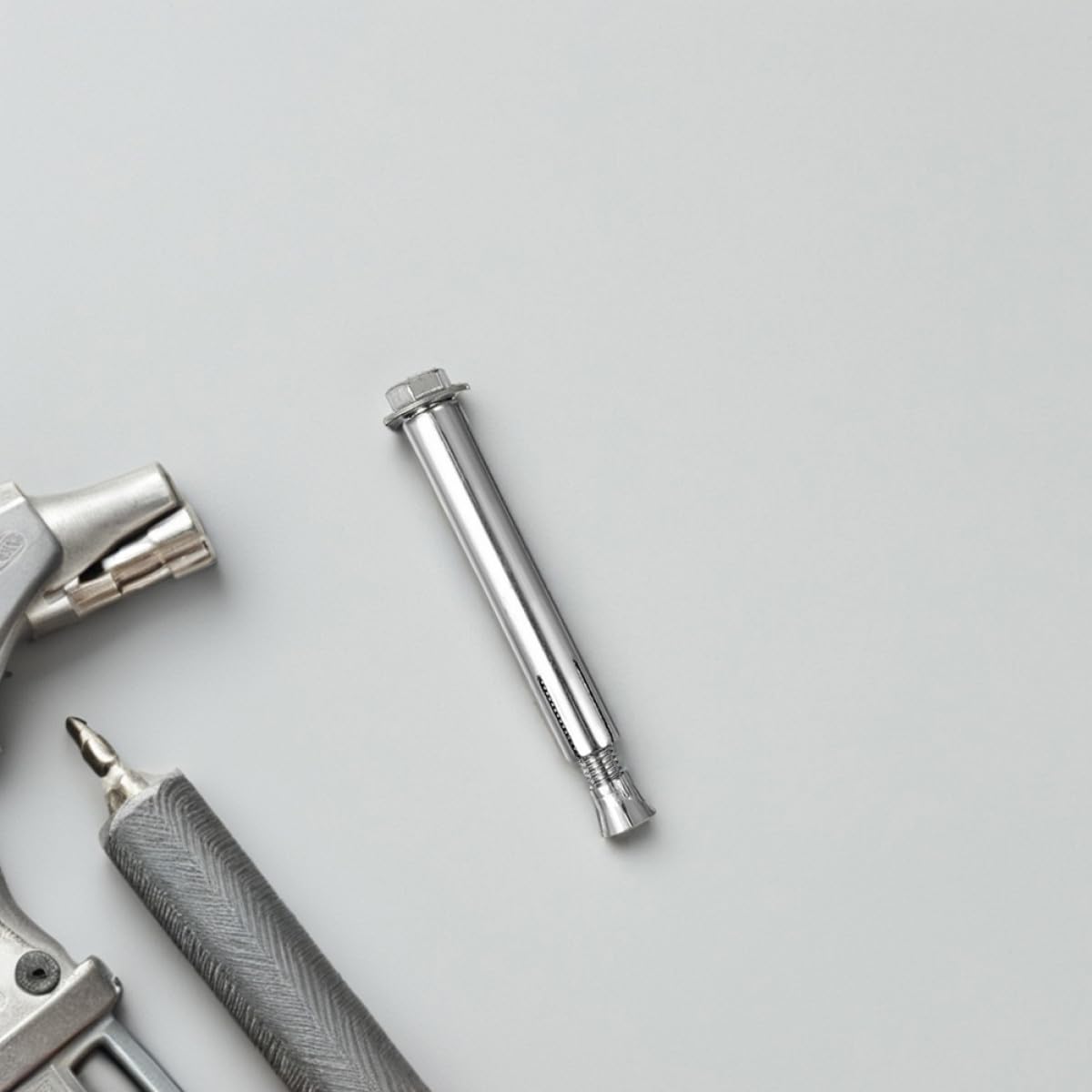 UPKOCH Vis D'expansion D'ancrage M8 pour Bosses de Vitesse, Lot de 12pcs en Fer Argenté, Structure Interne, Installation Rapide, Résistance à Forte Pression, pour Écoles et Allées
