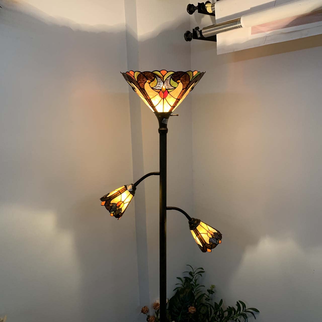 Bieye L10839 Baroque Tiffany Style Stained Glass Torchiere Floor Lamp |  Desertcart Seychelles, image size:1280x1280