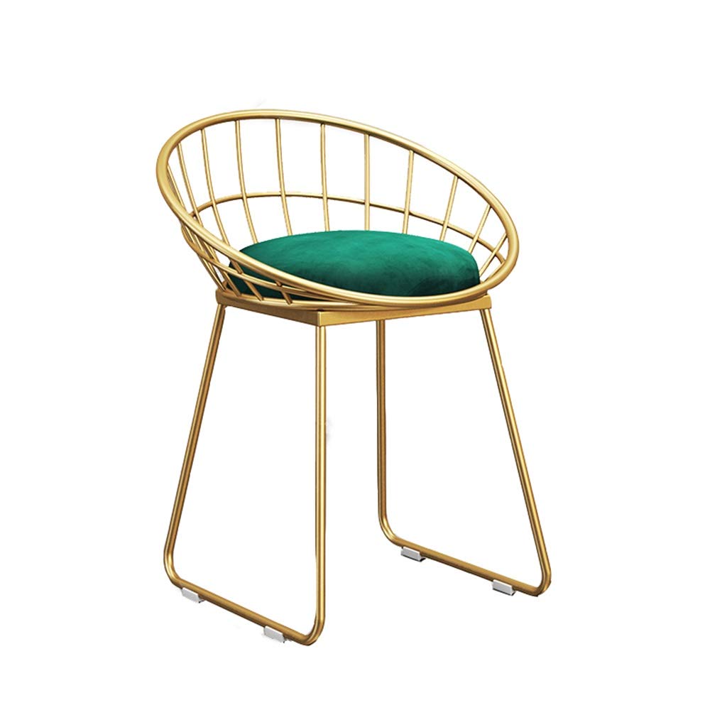 Tabourets de bar confortables pour soulager le dos autour du comptoir de cuisine avec bras