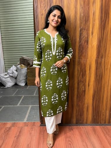 Image of Women's Pure Cotton Regular Fit Floral Printed A-Line Kurta