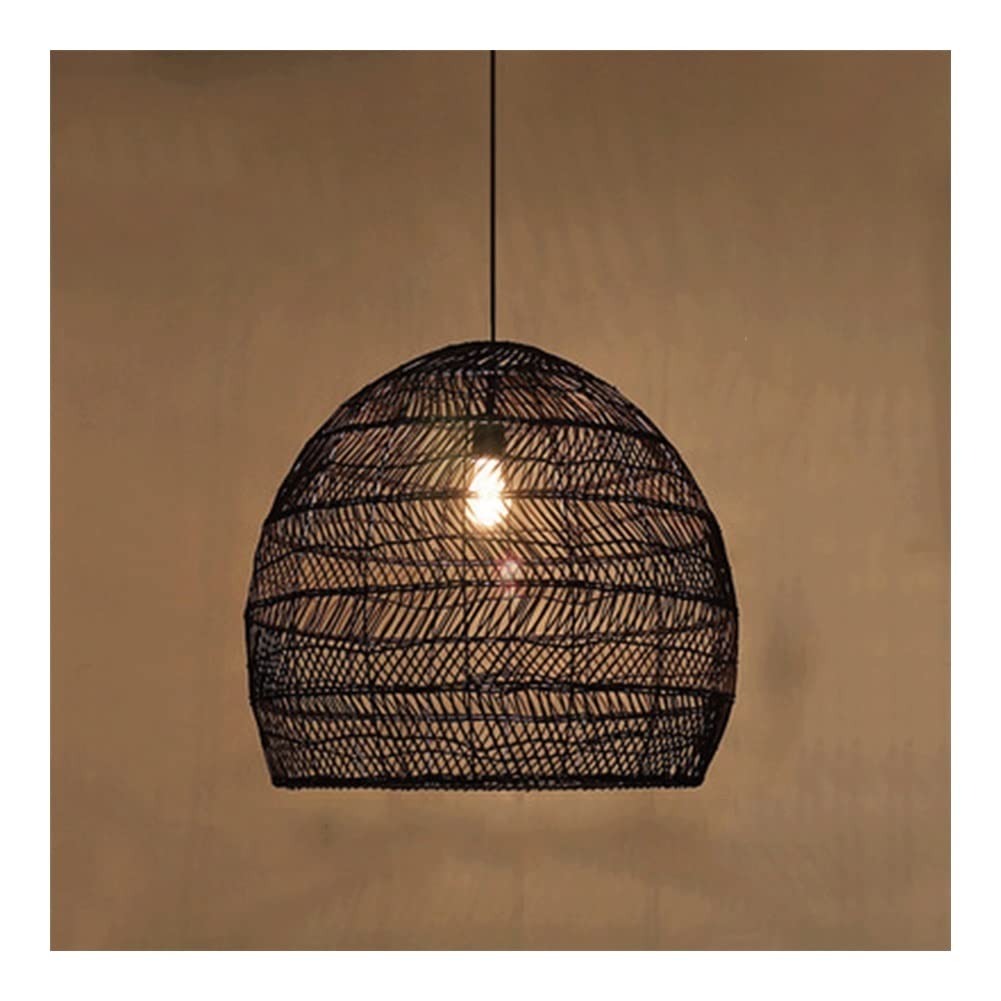 Tissage en osier haut de gamme pour cette suspension cloche au design épuré