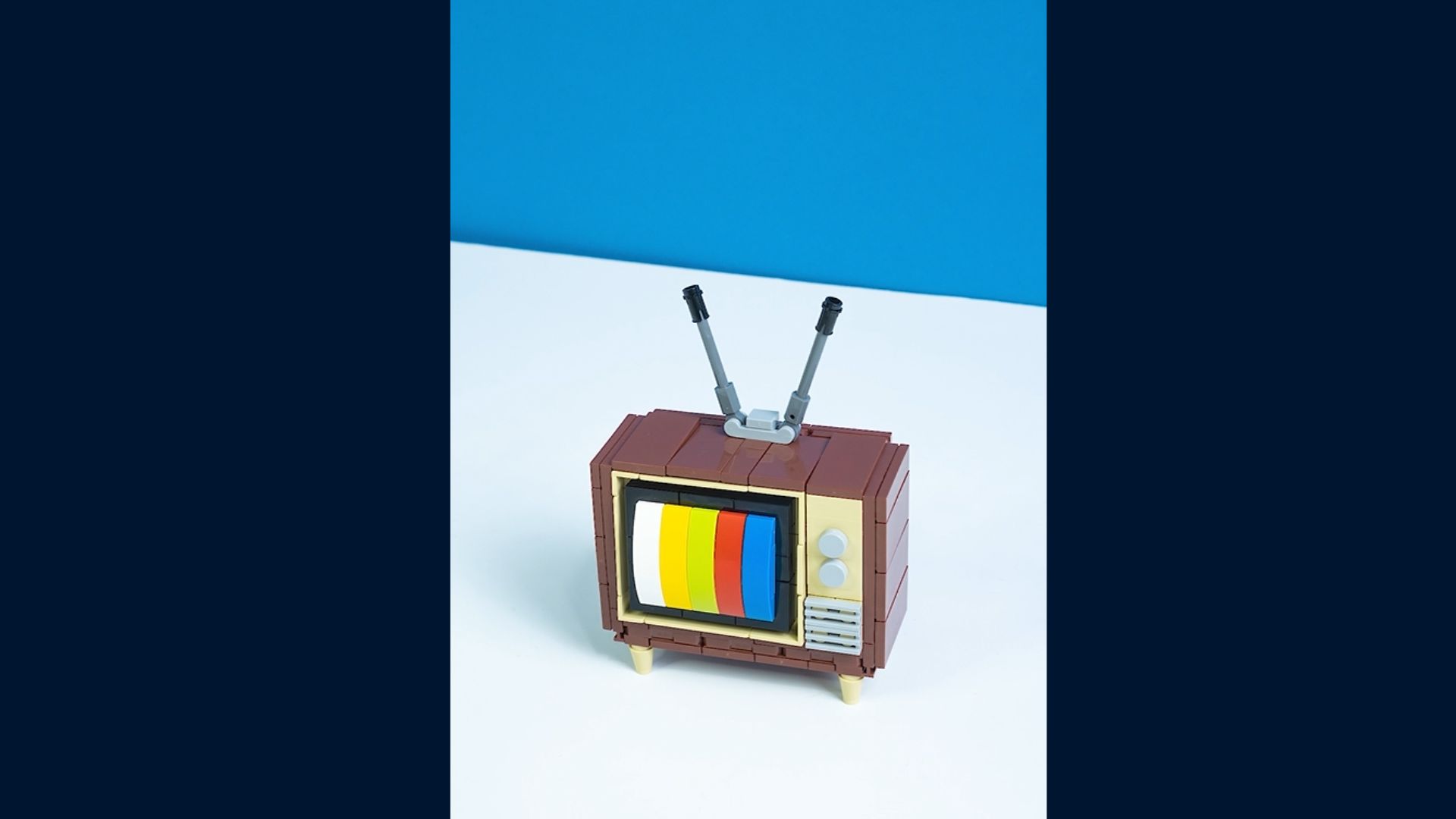 Amazon.co.jp: ZURU Max Premium Retro : Television ズールー