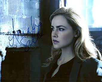 AMANDA SCHULL (12 Monkeys) 8x10 Celebrity Photo Signed In-Person at