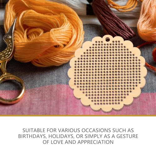 Pendentif en bois pour broderie et décoration de Saint-Valentin faite main - 4