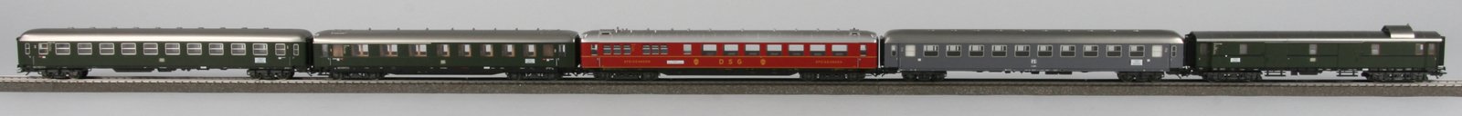 MARKLIN HO Deluxe 5 Long Passengers Riviera Express Coachs Set 42941