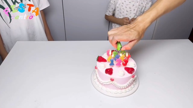 Candele Numero Per Torta Compleanno - Decorazione Cartoon Con Pantaloni E Bretelle, Rosso E Blu