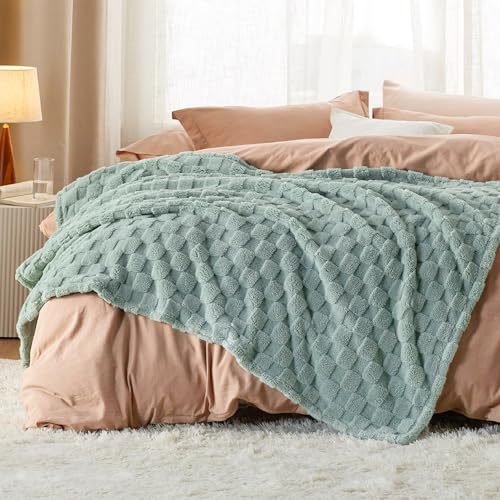 BEDSURE Kuscheldecke Flauschig - Fleecedecke & Wolldecke, Sofadecke, Schachbrettmuster Tagesdecke, XXXL, Weiche Warme Gemütlicher Karierte Decken für Zimmer Deko, Grün, 230 x 270 cm