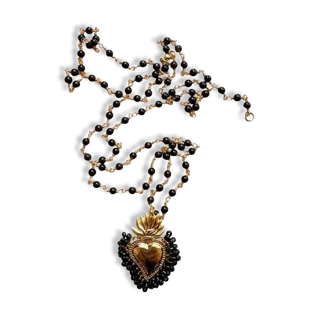 Generico Collana Rosario Nera con Cuore Sacro – Collana Artigianale Fatta a Mano con Pietre Dure, Ottone Anallergico, Made in Italy