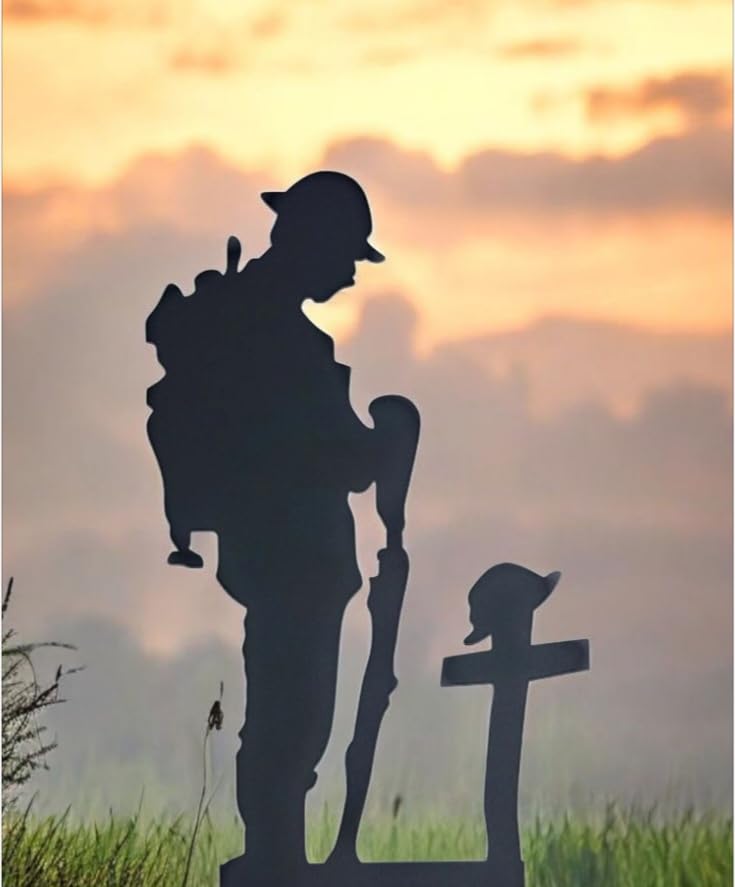 LEST WE FORGET SOLDIER Garden Ornament Statue Decor Lawn Spike Remembrance Day, Metal Iron