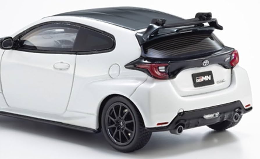 ヤリス サーキットパッケージ ホワイトボディセット &ワイドボディキット ヤリス サーキットパッケージ ホワイトボディセット &ワイド