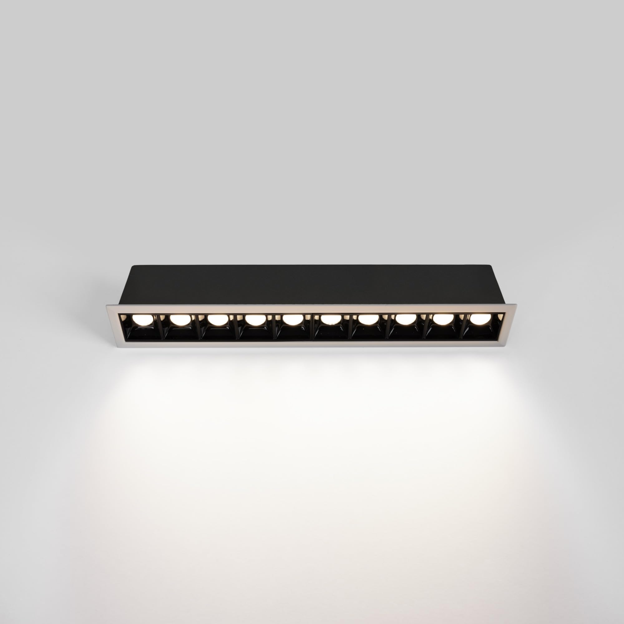 B·LED BARCELONA LED - Foco lineal LED empotrable 20W - UGR18 - CRI90 - Chip - Blanco - Blanco Neutro
