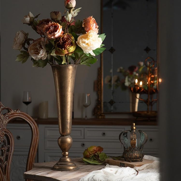 Ornamento for Vaso in Oro in Stile Reale