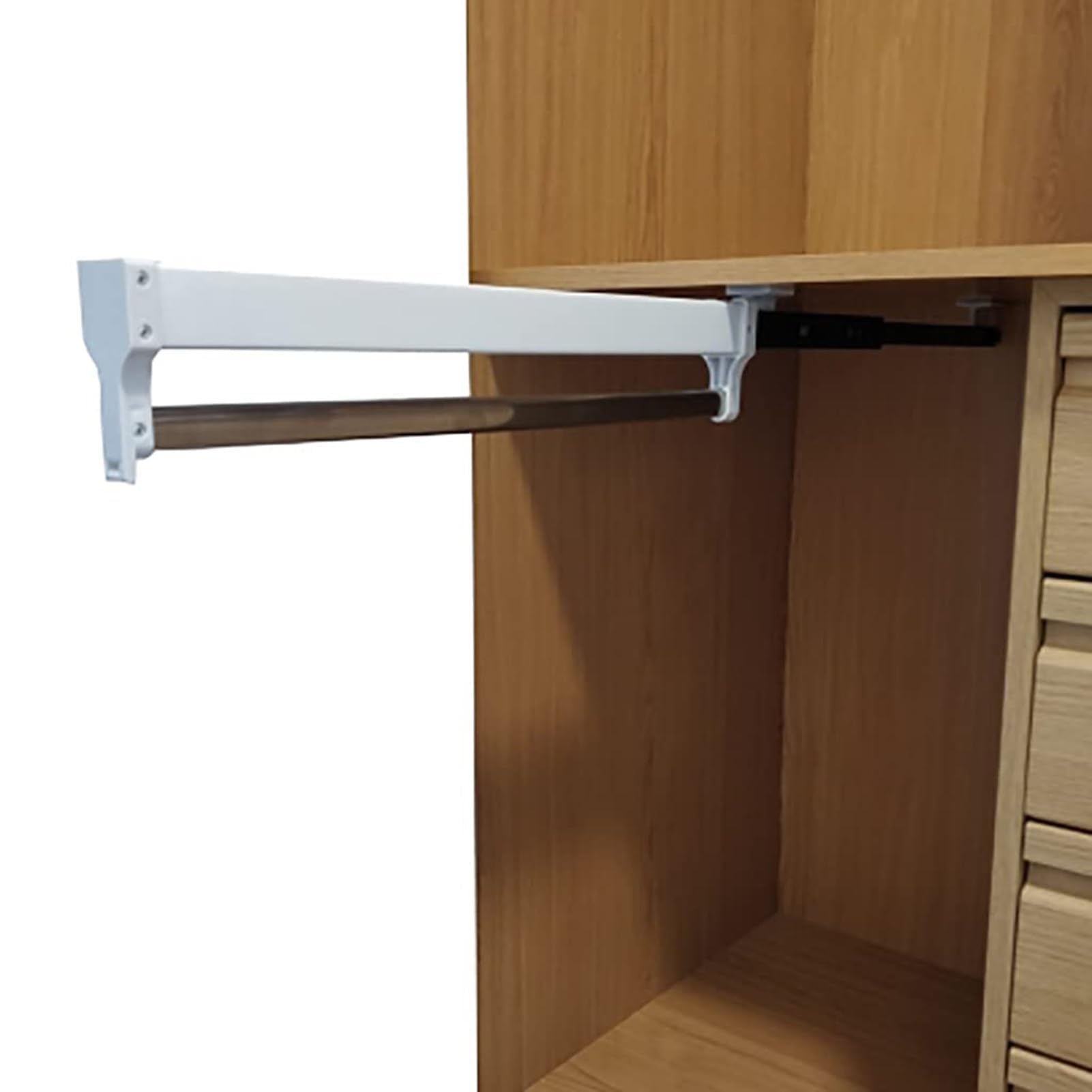 Présentoir rond pour magasin de vêtements au design épuré et finitions soignées
