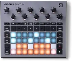 Novation Ritmo de circuito: Sampler e groovebox com oito faixas de amostra para fazer e executar batidas