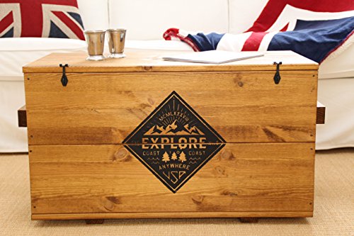 Uncle Joe´s Truhe Explore Couchtisch Truhentisch im Vintage Shabby chic Style aus Massiv-Holz in braun mit Stauraum und Deckel Holzkiste Beistelltisch Landhaus Wohnzimmertisch Holztisch nussbaum Cover