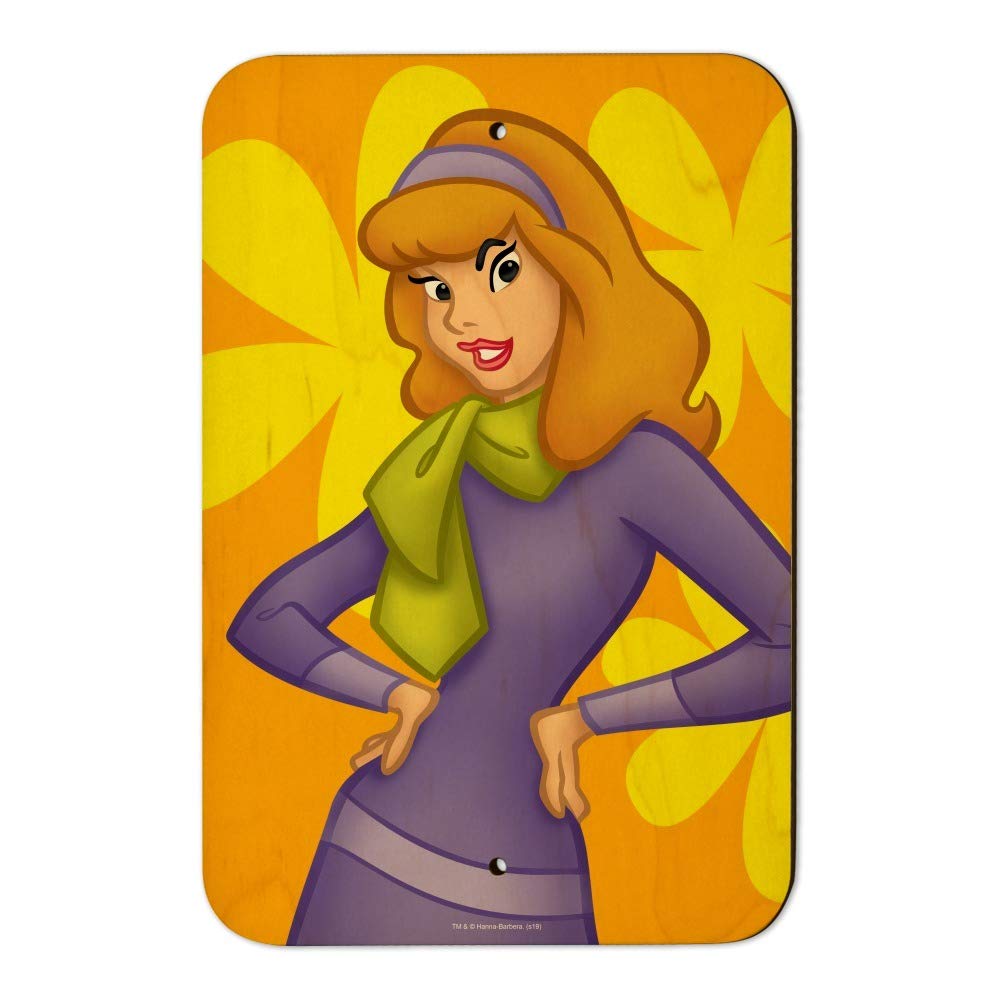 Amazon.com: GRAPHICS & MORE Scooby Doo Daphne Character Home