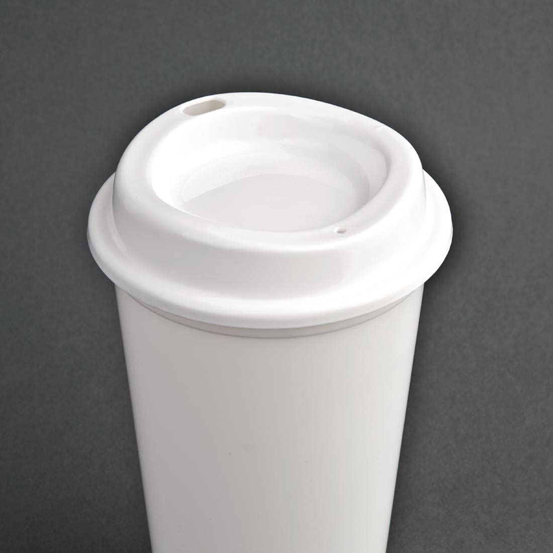 Olympia - Lot de 25 gobelets à café réutilisables en polypropylène 473 ml blancs recyclables avec couvercle tasses recyclables pour boissons chaudes et froides CW929