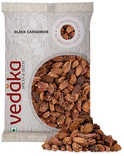 Image of Amazon Brand - Vedaka Fox Nuts (Phool Makhana), 200 g & Vedaka Whole Black Cardamom, 100g