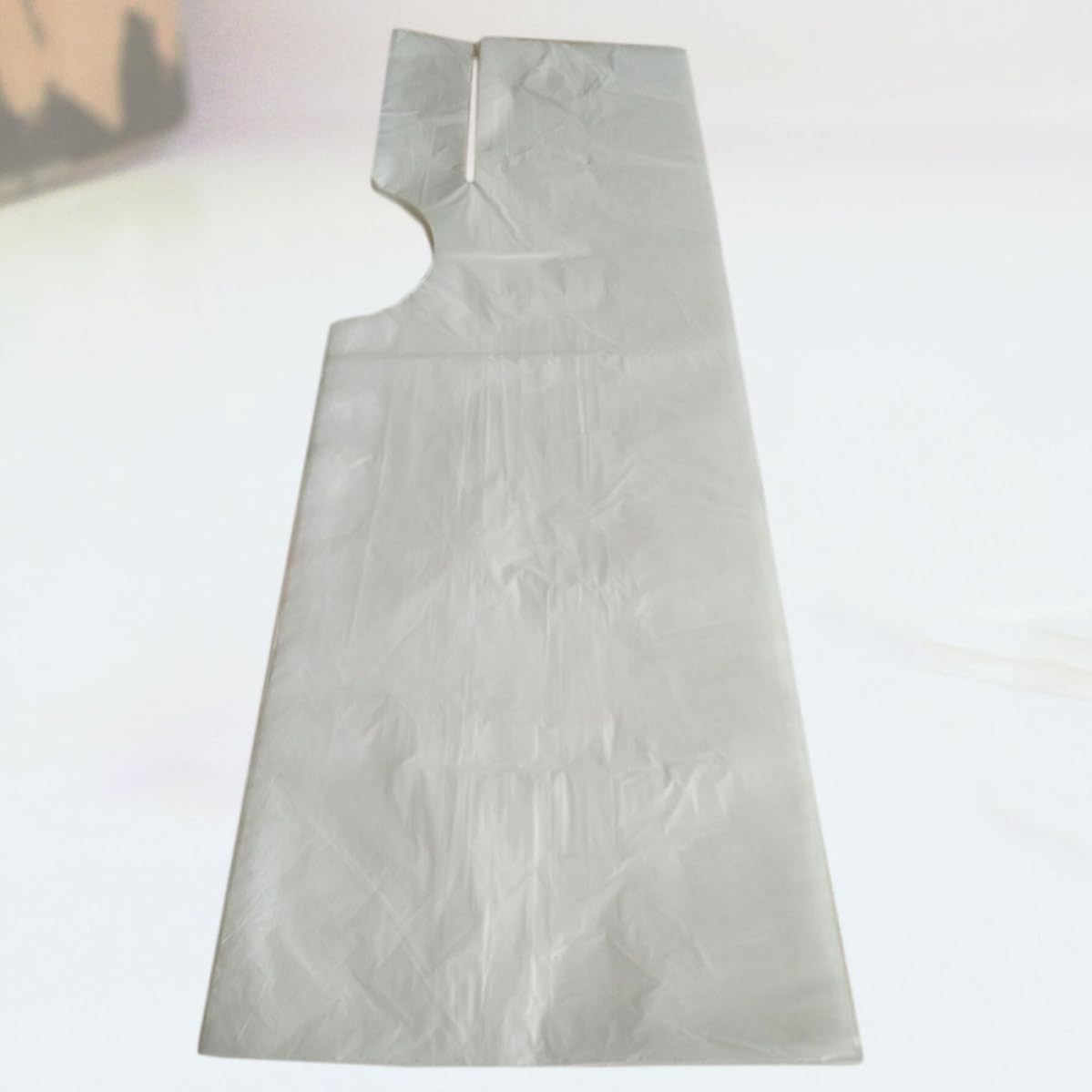 HOMSFOU 400pcs Disposable Barber Aprons Made of Pe Material, Protective Salon Hair Cutting Capes that Keep Clothing Dry and Clean, for Hair Cutting and Perming in Barber Shops and Salons